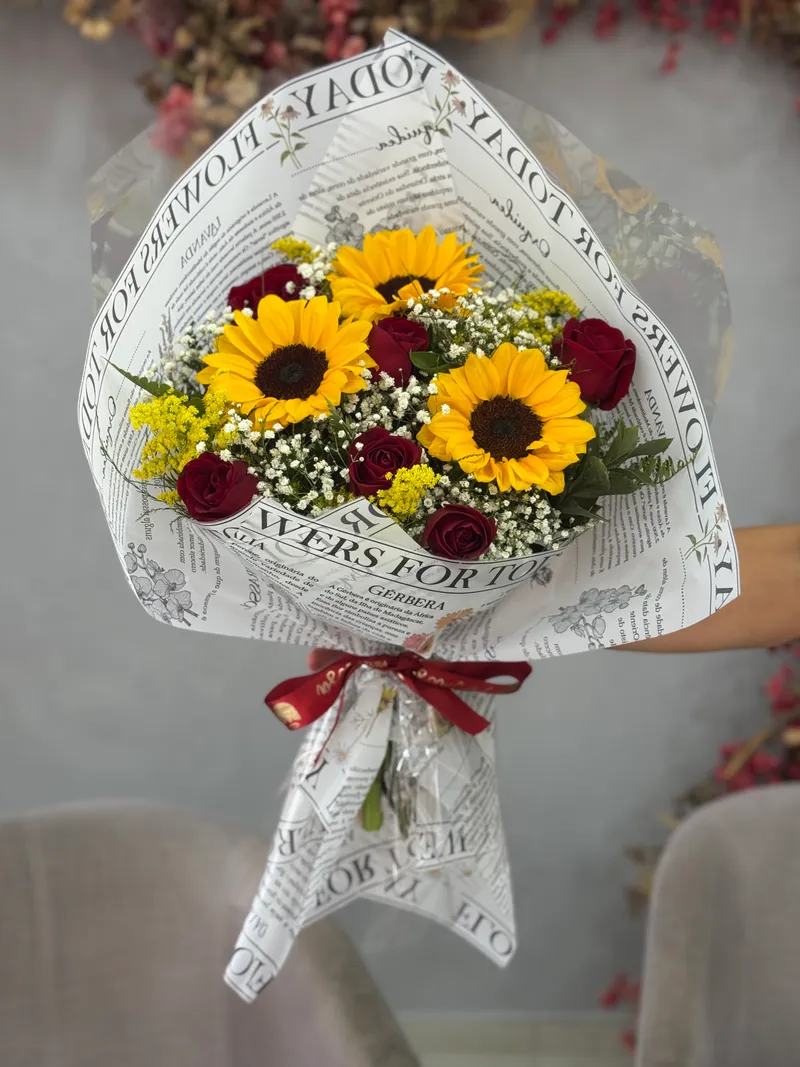 BOUQUET GIRASSOL COM ROSAS VERMELHAS